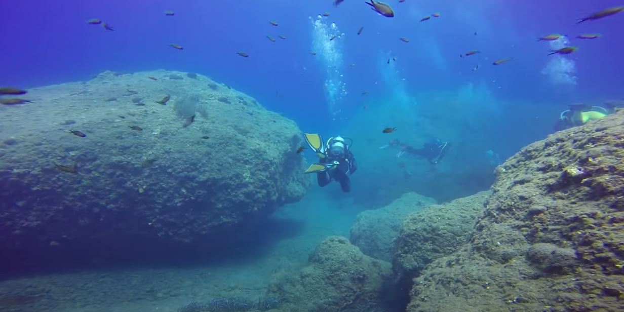 The Santorini Project: Καταδύσεις στη βαθιά υγρή θάλασσα #Aegean Divers #Κώστας Σαρμάς!
